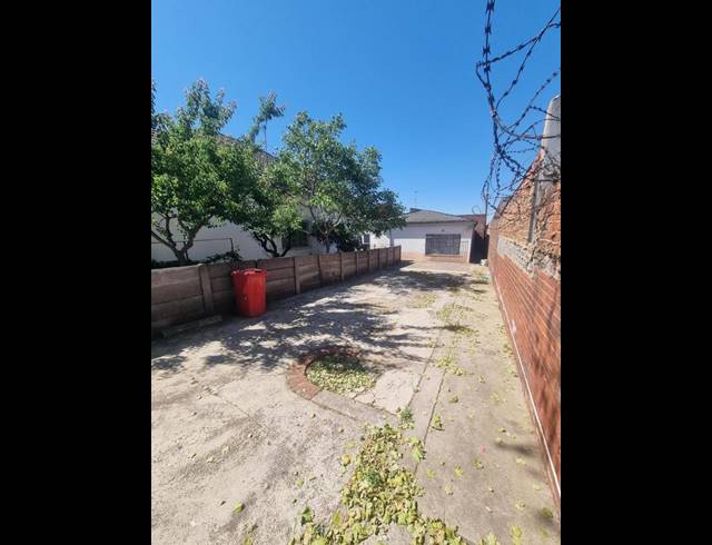 8 BEDROOM HOUSE FOR SALE IN MALVERN
